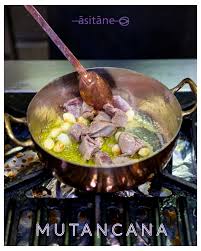 mutancana hazirligi mutancana 1539 kayisi rezaki uzumu badem ve incir ile kisik ateste pisirilmis kuzu yahnisi preperation of mutanca food saute pan beef