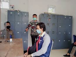 Memiliki stra aktif memiliki serkom aktif usia maksimal 30 tahun jujur dan bertanggung jawab berpenampilan menarik dapat bekerja secara tim dan individu. 90 Persen Pkl Kota Madiun Taat Ppkm Tahap Pertama Lenteratoday Com