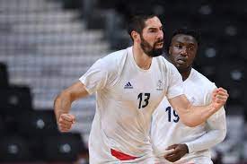 À l'occasion des jeux olympiques au japon, le villefranchois guy lacombe revient sur sa victoire avec l'équipe de france de football en 1984 aux jo de los angeles. C 5kbya21h Ism