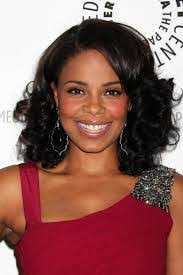 Frances Callier's Instagram, Twitter & Facebook