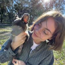 What are some recommendations for a good editor with references?