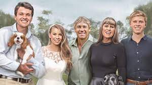 Bindi irwin's dress looked a lot like the one her mother wore on her wedding day. Artist S Incredible Interpretation Of Bindi S Wedding Day Sunshine Coast Daily