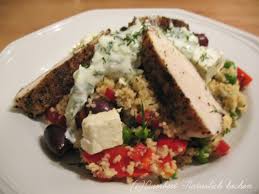 Frischer spinat und fetakäse verfeinert mit pinienkernen. Hahnchen Mit Gemusecouscous Und Zaziki Nach Jamie Oliver Querbeet Naturlich Kochen