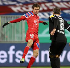 Runde verloren die bayern nach elfmeterschießen gegen holstein kiel. Dfb Pokal Fc Bayern Scheidet Gegen Holstein Kiel Aus Dem Pokal Aus Welt