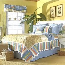 The blue is a relaxing color that immediately refers to the summer, the clear sky. Donna Sharp Beach House Quilt Bedding By Donna Sharp