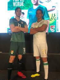 Con el basquetbolista james harden (uno de sus dueños) como protagonista, el houston dynamo de la mls reveló su nueva identidad. La Seleccion Boliviana Tiene Nueva Piel La Razon Noticias De Bolivia Y El Mundo