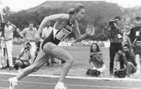 She earned a gold medal in the 200 meter race at the 1985 bolivarian games in cuenca. 25 Anos Despues Sigue Vigente La Marca De Ximena Restrepo