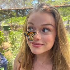 Lily Hooper's Instagram, Twitter & Facebook