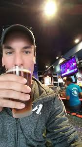 Anybody know the business hours for the ramen truck/stand up past St  Anthony? Max Ramen, is that the name?