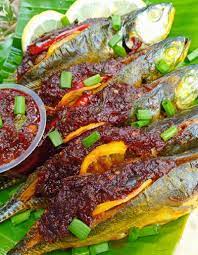 Bahan untuk ikan goreng 2 ekor ikan cencaru 1 sudu garam 1 sudu serbuk kunyit. Resepi Ikan Cencaru Bakar Sumbat Sambal Paling Senang Nak Buat Resepi My
