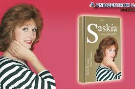 Česká televizní moderátorka saskia burešová nás skrze televizní obrazovky provází životem už od roku 1967, kdy společně s eduardem hrubešem uváděla pravidelný pořad pro vojáky základní služby. Kudy Z Nudy Autogramiada Saskie Buresove V Oc Olympia V Brne