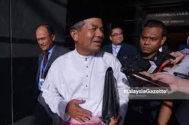 2 bismillahir rahmanir rahim assalamualaikum warahmatullahi wabarakatuh dan salam sejahtera, y. Kontrak Mohd Sidek Sebagai Pengerusi Petronas Berakhir Malaysiagazette