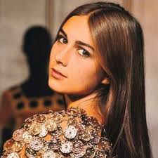 Conosciuta internazionalmente come cantante, compositrice, scrittrice,attrice,regista e pittrice. Romina Power Zozoi By Gate76
