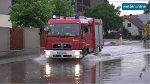 In mittelfranken machten vor allem vollgelaufene straßen und keller sowie brände aufgrund von blitzeinschlägen den einsatzkräften zu schaffen. Gewitter Und Unwetter In Bayern 02 07 2019 Youtube