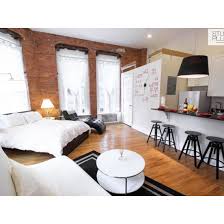 Hgtv.com shares 12 design tips to make the most of your small quarters. Pinterest Marijnfledderus Studio Apartment Decorating Apartment Layout Apartment Inspiration