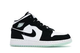 Zapatilla Jordan Air 1 Mid Light Smoke Grey Black White Chile Jordan 1 Mid White Black Teal Tint Gs In 2020 Nike Shoes Air Force Air Jordans Jordan 1 Mid