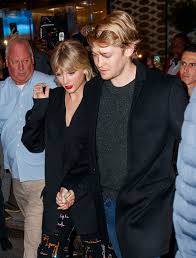 Taylor, 30, much to our chagrin, wasn't at the event with joe. What Taylor Swift And Joe Alwyn S Relationship Is Like In December 2019