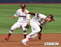 21 mlb 샌디에이고 감독 김하성, 우리 팀에 엄청난 존재. ê¹€í•˜ì„± ê³µë°±ì´ ì´ë ‡ê²Œ í´ ì¤„ì´ì•¼ 10ìœ„ í‚¤ì›€ ë„ˆë¬´ ë‚¯ì„¤ë‹¤ ë¨¸ë‹ˆíˆ¬ë°ì´