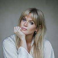 Dolly English's Instagram, Twitter & Facebook