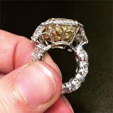 Floyd myweather wedding ring | floyd mayweather wife s ring 3 million dollars 99 % all diamonds. Floyd Mayweather Gives Daughter 18 Carat Canary Diamond Ring For Her 18th Birthday The Jeweler Blog
