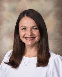 Lara Decker's Instagram, Twitter & Facebook