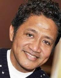 Merambah ke Belakang Layar