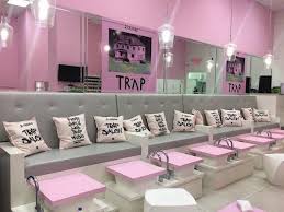 First A Trap Salon Then A Pink Trap House 2 Chainz Just Might Be A Marketing Genius Mefeater Spa Decor Pink Salon House