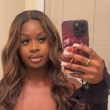 Abby Downey's Instagram, Twitter & Facebook