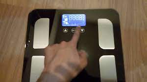 Setiap timbangan digital, baik itu timbangan yang dijual di timbanganpas.com atau brand lain harus diletakkan ditempat yang rata (kecuali timbangan disini ada beberapa karakteristik timbangan terkait cara menyalakannya. Pengoperasian Timbangan Badan Digital Joil Youtube