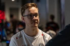 The real "onliners" of CS:GO