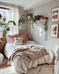 And the art definitely does not have to be gigantic (or uber expensive). Pin On Quarto Bedroom