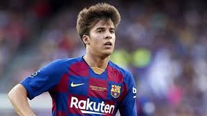 At la masia he improved as a player and has grown steadily through the categories. El Chiringuito Tv Ø¹Ù„Ù‰ ØªÙˆÙŠØªØ± Riqui Puig Esta Siendo Un Ano Dificil Para Mi Estoy Entrando Muy Poco Pero Como Dice Mi Padre Hay Que Seguir Luchando Y Eso Me