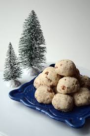 A holiday romance caper, a. How To Make Christmas Snowball Cookies Storypiece