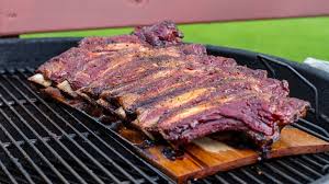 Per chi ancora non conoscesse questo importante processo chimico, consiglio questo articolo dove spiego l'importanza di mantenere una temperatura alla griglia di circa 160°c. Smoked Beef Ribs La Ricetta Americana Delle Costolette Di Manzo Affumicate Con Salsa Bbq Wine Dharma