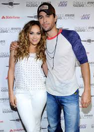 Blige, toni braxton, michael jackson, janet jackson, barbra streisand, miley cyrus, enrique iglesias, jamie foxx, wyclef jean, adam levine. Enrique Iglesias Jennifer Love Hewitt Mb3 Jennifer Love Hewitt News Photo Getty Images Whitney Houston And Enrique Iglesias I Will Always Love You 04 17 Assia