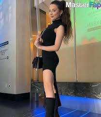 Hot Forrest Princess Shows Her Goods