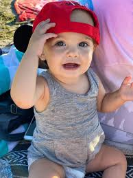 I was looking through some old pictures. Look what I found, Bishop Iona  Locke coming to meet my first baby, Jade. Pictures are priceless!!! I miss  aunty so much!!!! Rest in power