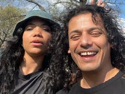 Mujeres! Thank you so much to all my friends I get to hug! Coming to the  show or just enjoying this beautiful NYC weather or both! Starting up  another weekend of shows