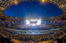 The stadium don't run tours, so don't attend (like me) and expect to see anything other than the outside of the stadium and a few fences. Ultimo Concerto All Olimpico Di Roma Le Note Di Colpa Delle Favole Incantano I 64mila Spettatori La Repubblica