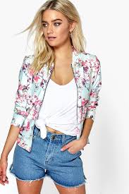 Notre bomber fleuri est idéal pour compléter votre look. Women S Floral Pastel Bomber Boohoo Uk