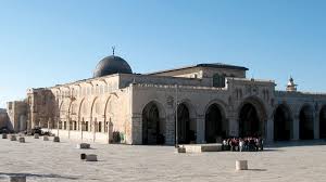 سُبْحَانَ الَّذِي أَسْرَى اتخذ مسجد قبة الصخرة اسمه من وجود الصخرة المشرفة التي وطأتها أقدام الرسول صلّى الله عليه وسلم للعروج إلى السماء العليا في. Ø§Ù„ØªØ¬ÙˆÙ„ ÙÙŠ Ø§Ù„Ø£Ù‚ØµÙ‰ Ø±Ø­Ù„Ø© Ø±ÙˆØ­Ø§Ù†ÙŠØ© Ø¨ÙŠÙ† Ø¬Ù†Ø¨Ø§Øª Ø§Ù„Ø­Ø¶Ø§Ø±Ø© Ø§Ù„Ø£Ø«Ø±ÙŠØ© Ø³ÙŠØ§Ø³Ø© ØªÙ‚Ø§Ø±ÙŠØ± ÙˆØªØ±Ø¬Ù…Ø§Øª Ø§Ù„Ø¥Ù…Ø§Ø±Ø§Øª Ø§Ù„ÙŠÙˆÙ…