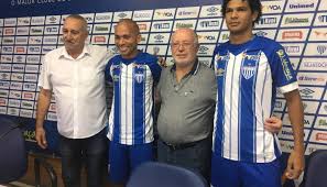 They play in blue and white shirts, shorts and socks. Avai Apresenta Reforcos Que Foram Destaques No Campeonato Catarinense Nd