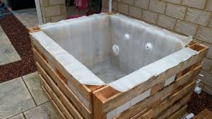 Diy Pallet Hot Tub Diy Swimming Pool Diy Hot Tub Hot Tub Outdoor