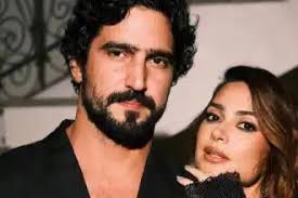 Ivete Sangalo posa com suas filhas gêmeas: “são a sua cara”