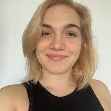 Julia Hamblin's Instagram, Twitter & Facebook