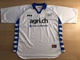 Später stellte sich heraus, dass er von spielervermittlern aus brasilien vom klub abgeschottet wurde, weil diese seinen marktwert in die höhe treiben wollten. Fc Zurich Trikot 1999 00 Fcz Maillot Xl Kaufen Auf Ricardo