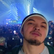 Howie has the chance to do the funniest thing...