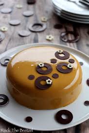 Entremets Au Chocolat Au Lait Et Caramel Exotique Rock The Bretzel Recette Chocolat Au Lait Techniques De Decoration De Gateau Recette Dessert