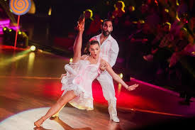 Der junge joachim l l a m b i (heutiger juror bei let's dance von rtl)mit damaliger ehefrau sylvia beim.view latest posts and stories by @joachim_llambi joachim llambi in instagram. Lets Dance 06 03 Laura Muller Bricht Vor Jury In Tranen Aus Express De
