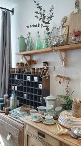 Balade Parisienne La Fille Dans La Lune En 2020 Decoration Interieure Boutique Deco Magasin Deco